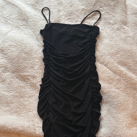 NWT Windsor Black Ruched Dress - Picture 5 of 6